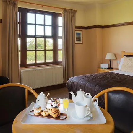 Silver Tassie & Hotel 4*