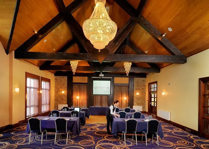 فندق Silver Tassie & 4*